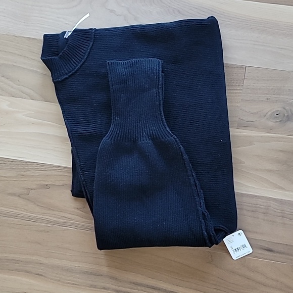 Free People black turtleneck sweater oversized sz S $128 - Picture 6 of 7